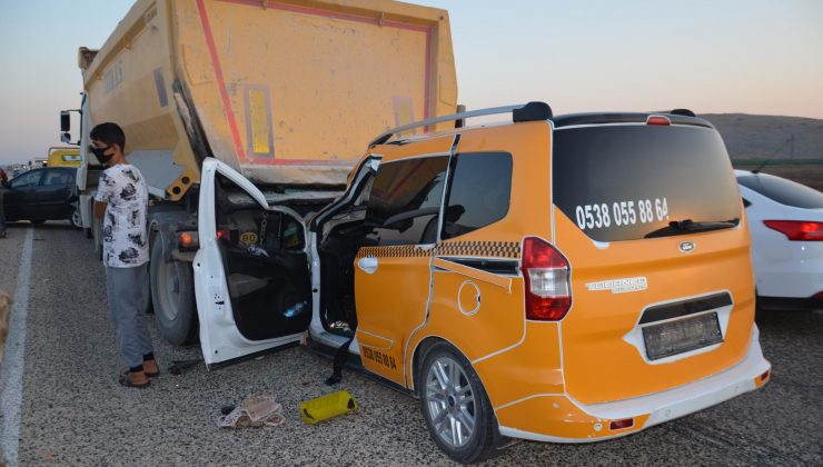 Hatay’da 7 araçlı zincirleme kaza: 1 asteğmen öldü, 6 kişi yaralandı