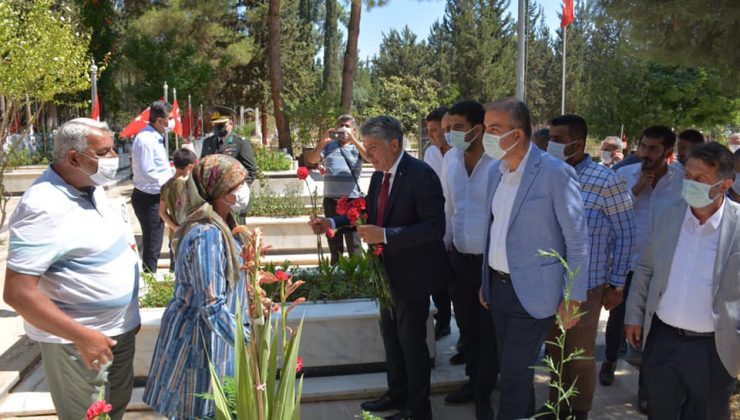 Kırıkhan’da şehitler dualarla yad edildi