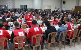 Kızılay’dan Yayladağı’ndaki Yetimlere iftar