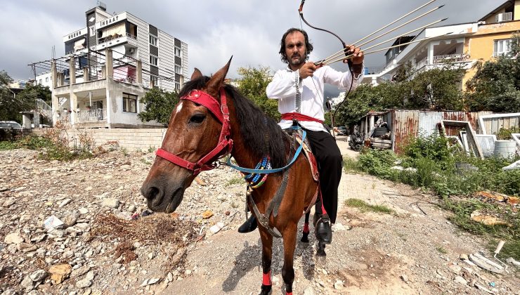 HATAYLI KARA MURAT ATIYLA SOKAKLARDA