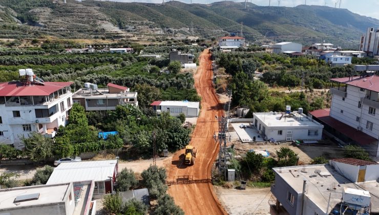 BÜYÜKŞEHİR’DEN ÇİFTÇİLERE YOL DESTEĞİ