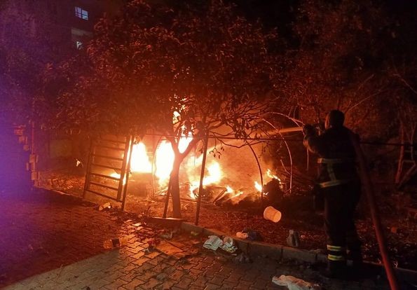 ANTAKYA’DA KONTEYNER YANGINI 