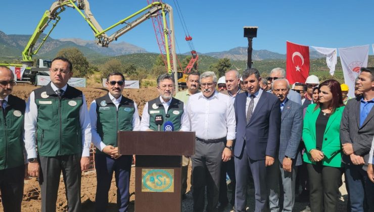 BAKAN YUMAKLI, TAHTAKÖPRÜ BARAJI SULAMA HATTI ÇALIŞMALARINI İNCELEDİ 