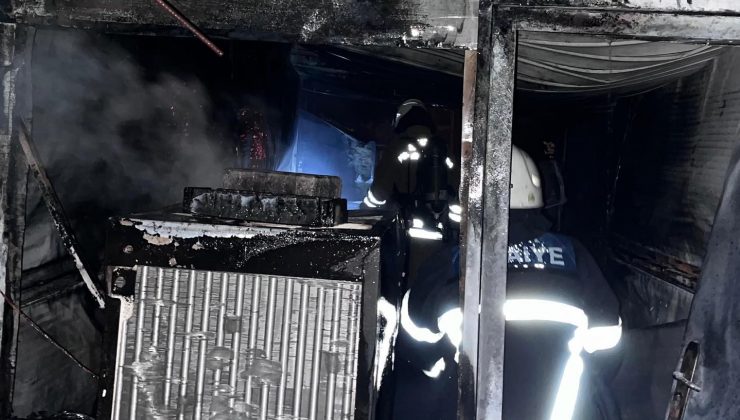 ANTAKYA’DA KONTEYNER YANGINI  