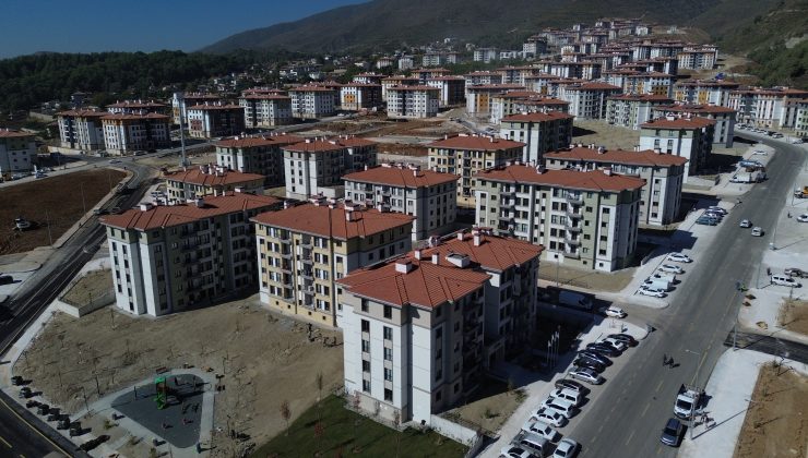 HATAY’DA YIL SONUNA KADAR 44 BİN 227 KONUT VE İŞ YERİNİN TESLİMİ PLANLANIYOR  