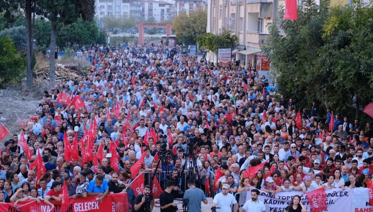 CHP GENEL BAŞKANI ÖZEL’DEN, DEFNE’DE COŞKULU MİTİNG