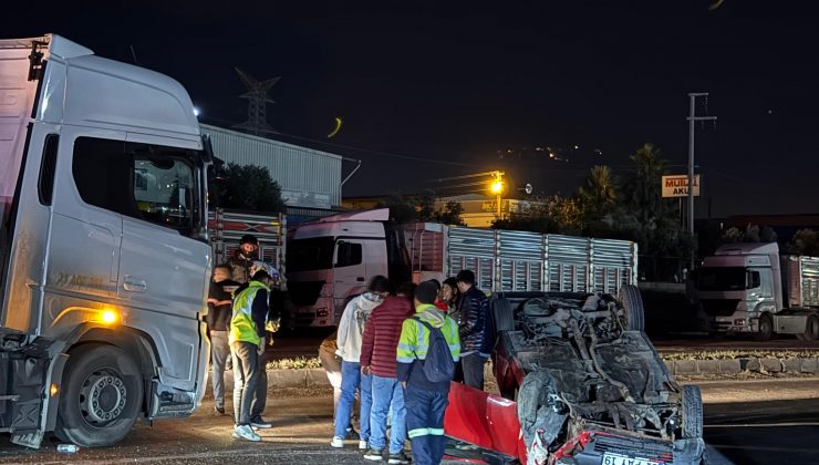 TAKLA ATARAK HURDAYA DÖNEN ARAÇ SÜRÜCÜSÜ YARALANDI