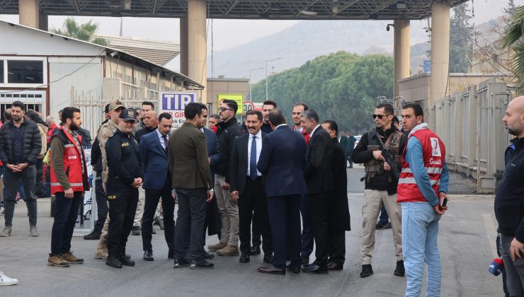 HATAY VALİSİ MASATLI, CİLVEGÖZÜ SINIR KAPISI’NDA İNCELEME YAPTI  