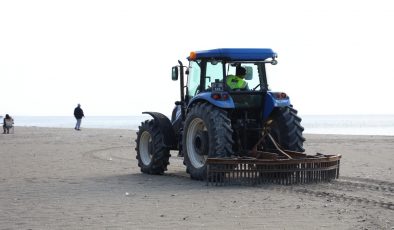 BÜYÜKŞEHİR, SAHİLLERDEN 1255 TON ATIK TOPLADI