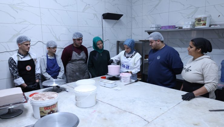 “YAŞ PASTA YAPIMCISI” KURSU BAŞLADI