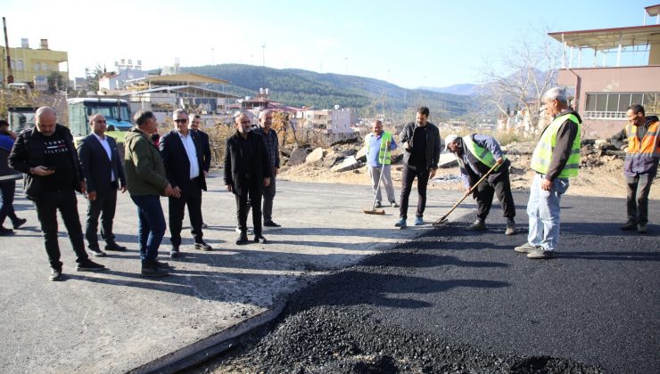 HBB ATİK YAYLA YOLUNU ASFALTLIYOR