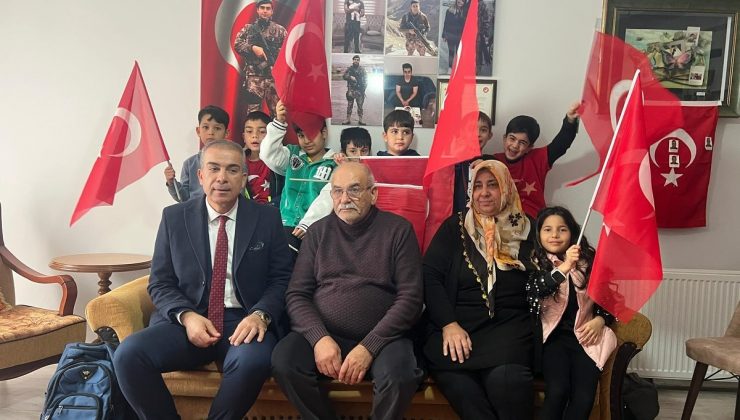 BAŞKAN ÇELİK’TEN ŞEHİT ANIL KEMAL KURTUL’UN AİLESİNE ZİYARET