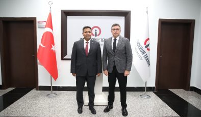 BAŞKAN DÖNMEZ’DEN REKTÖR DURUEL’E TEBRİK ZİYARETİ