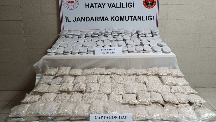 HATAY’DA 87 KİLO 990 GRAM CAPTAGON HAP VE 62 KİLO 400 GRAM TOZ ESRAR ELE GEÇİRİLDİ