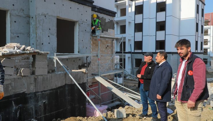 YÜRÜTÜLDÜĞÜ HATAY’DA AFETZEDE VATANDAŞLARIN SICAK YUVA HEYECANI SÜRÜYOR  