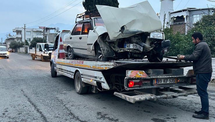 DÖRTYOL’DA İKİ OTOMOBİL ÇARPIŞTI: 9 YARALI  