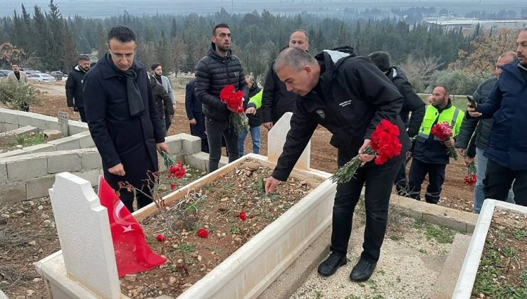 BAŞKAN ÇELİK DEPREM ŞEHİTLERİNİN MEZARLARINI ZİYARET ETTİ