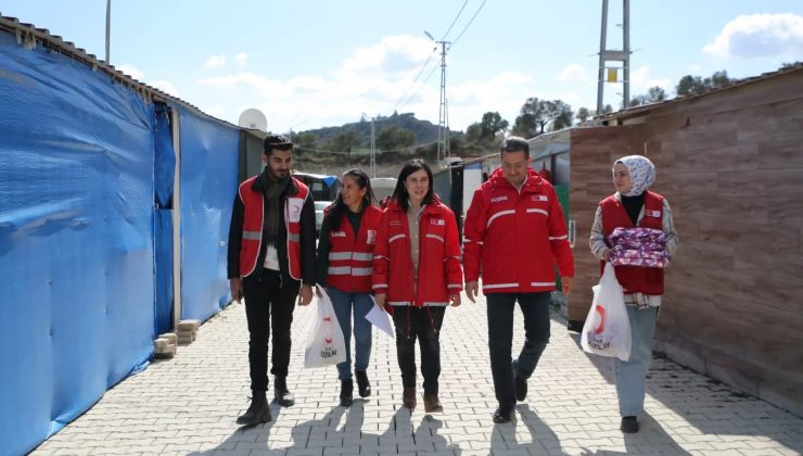 KIZILAY HATAY, SEVGİYİ İYİLİKLE PAYLAŞTI