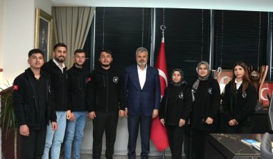 ALTIN GENÇLİKTEN BAŞKAN ÖNTÜRK’E ZİYARET